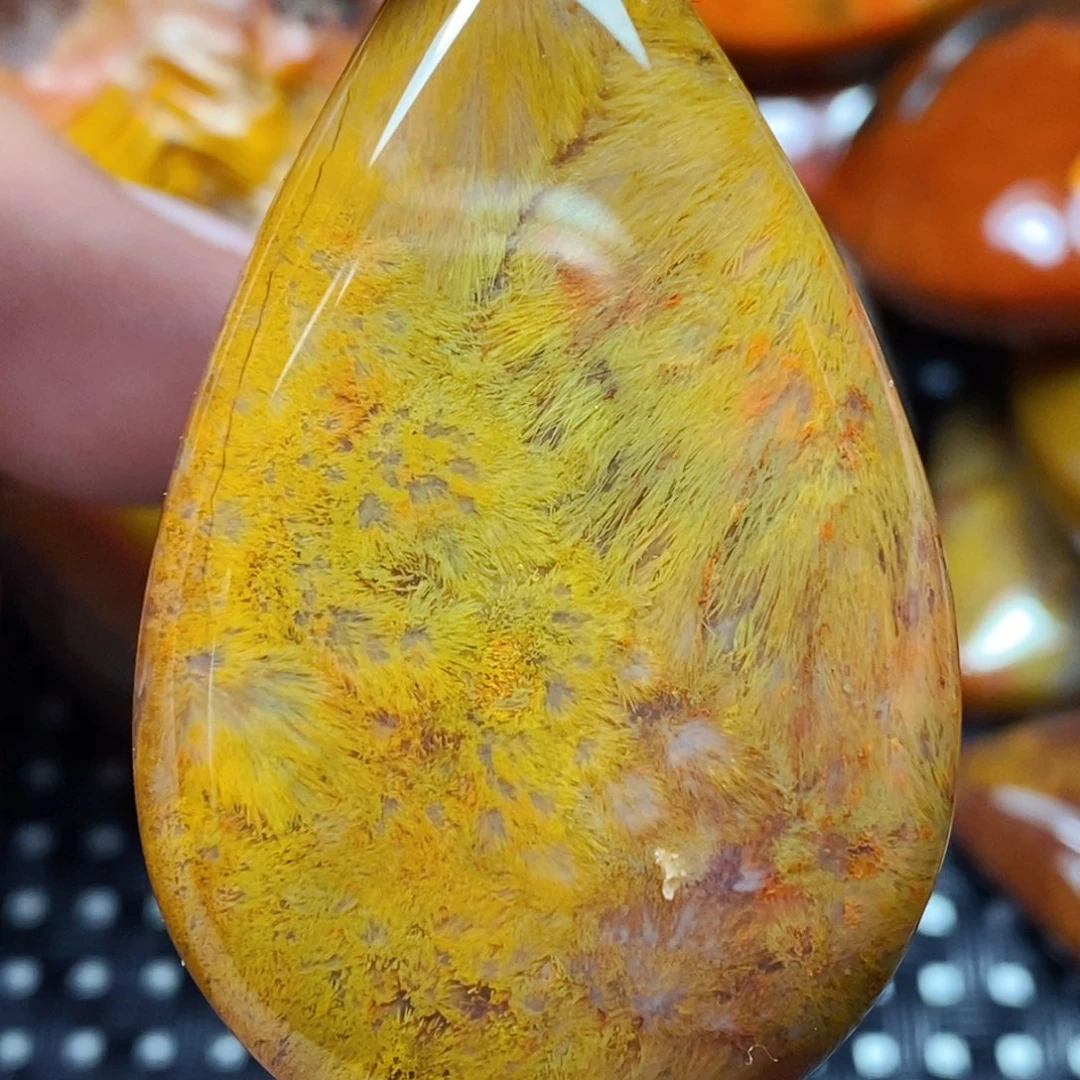 未镶嵌颈饰玛瑙/玉髓平*