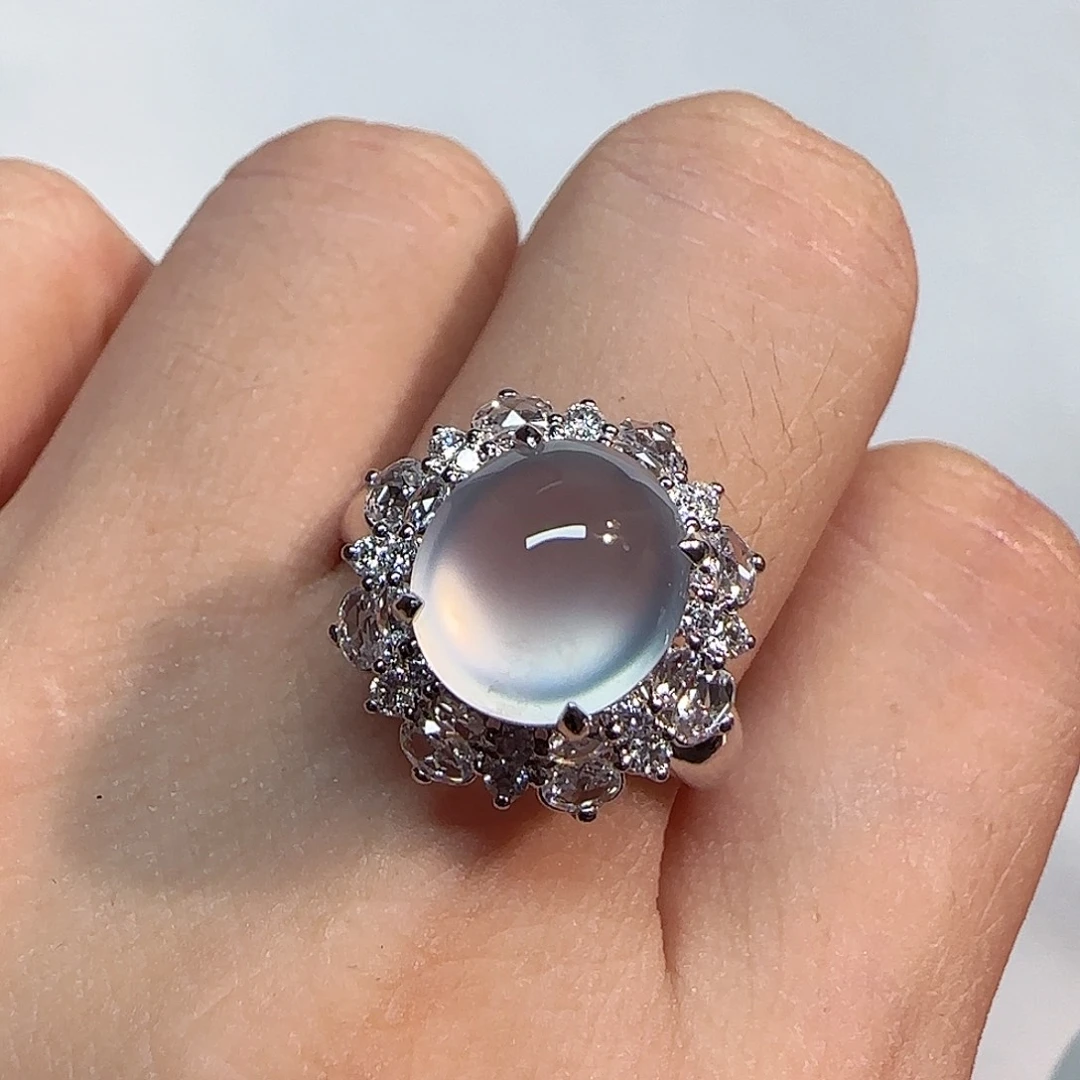 翡翠18K金镶嵌戒指蛋面