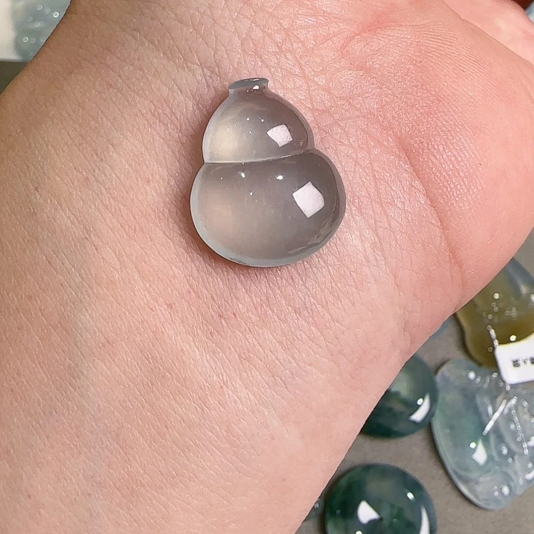 翡翠未镶嵌颈饰