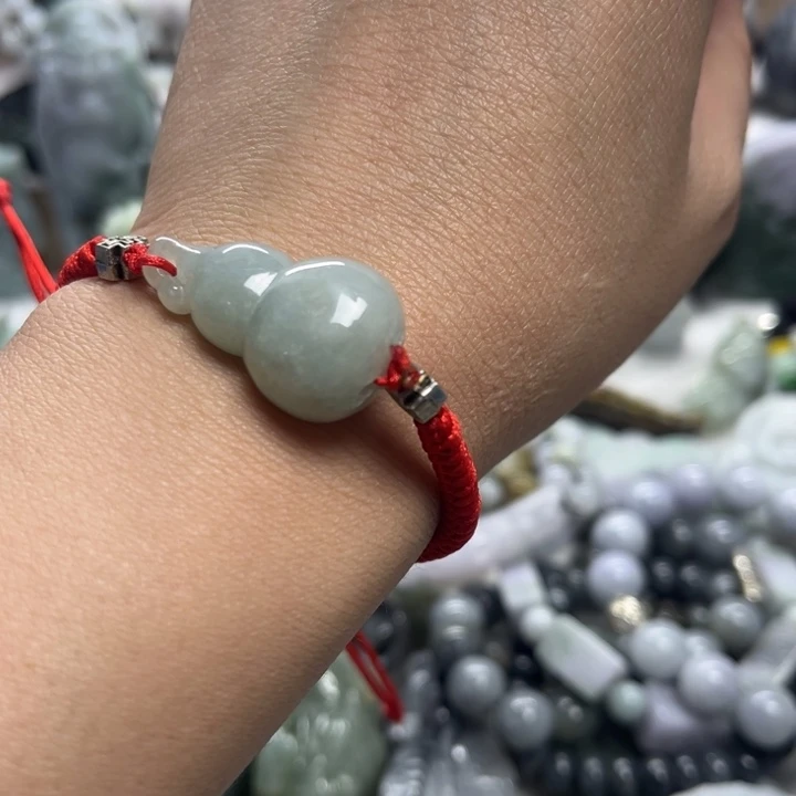 翡翠未镶嵌颈饰8070