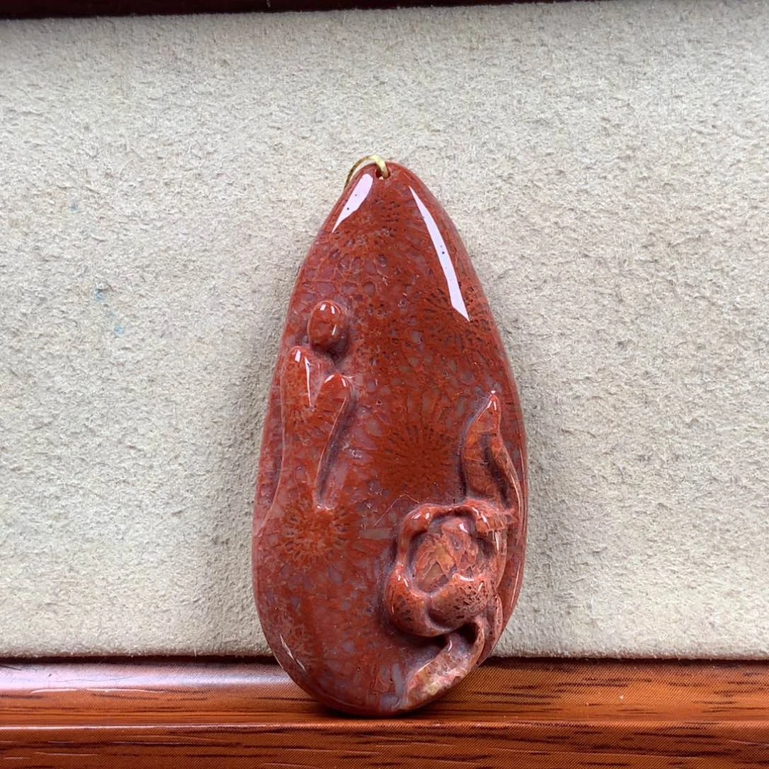 未镶嵌老料红大花莲花悟道漏300/个。09硅化珊瑚（珊瑚玉）