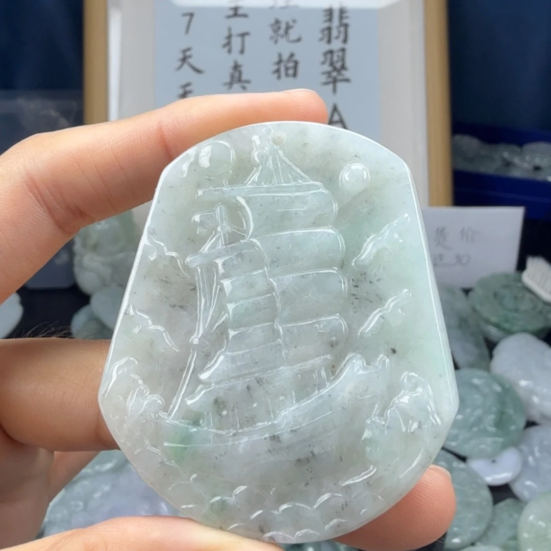 翡翠未镶嵌颈饰翡翠