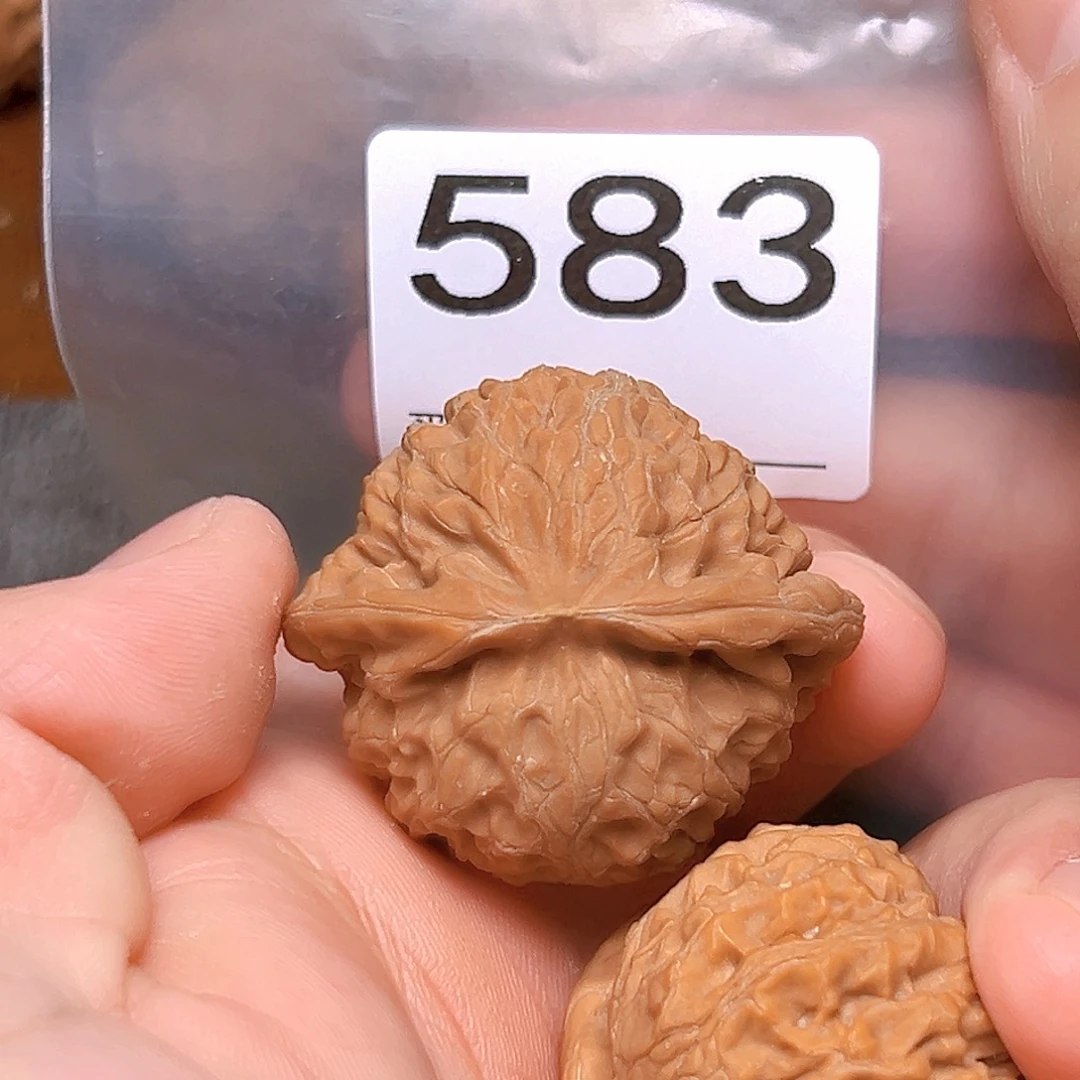 文玩核桃吊坠41宫灯 有瑕疵