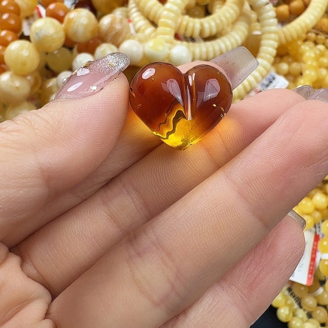 琥珀未镶嵌珠宝奇石