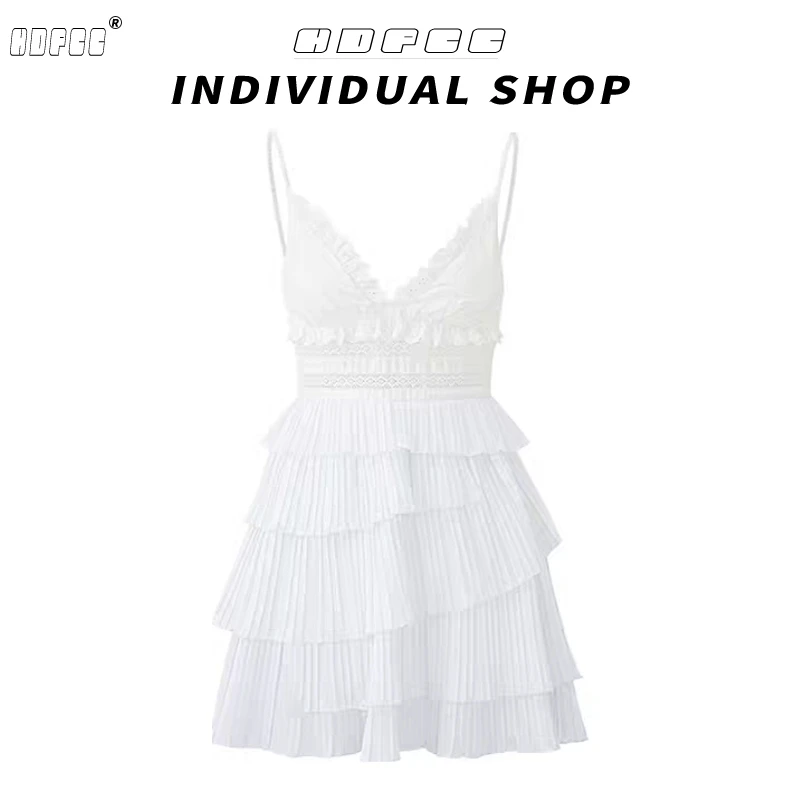 设计感荷叶边V领吊带连衣裙女2025夏季纯欲蕾丝边蛋糕裙百褶短裙