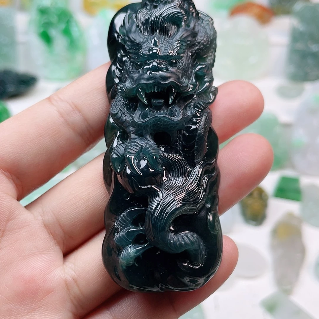 翡翠颈饰未镶嵌龙