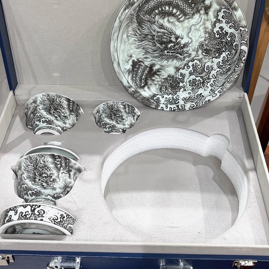 瓷片景德镇瓷器精品陈列