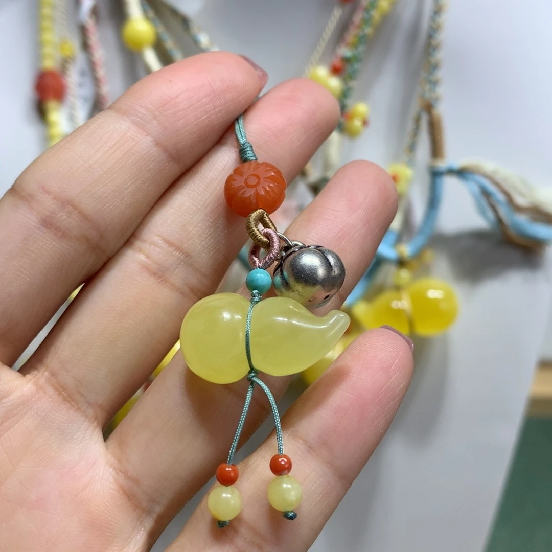 足银镶嵌蜜蜡裸石手机挂