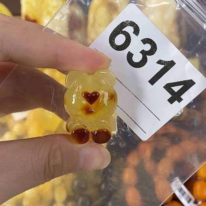 蜜蜡未镶嵌珠宝奇石
