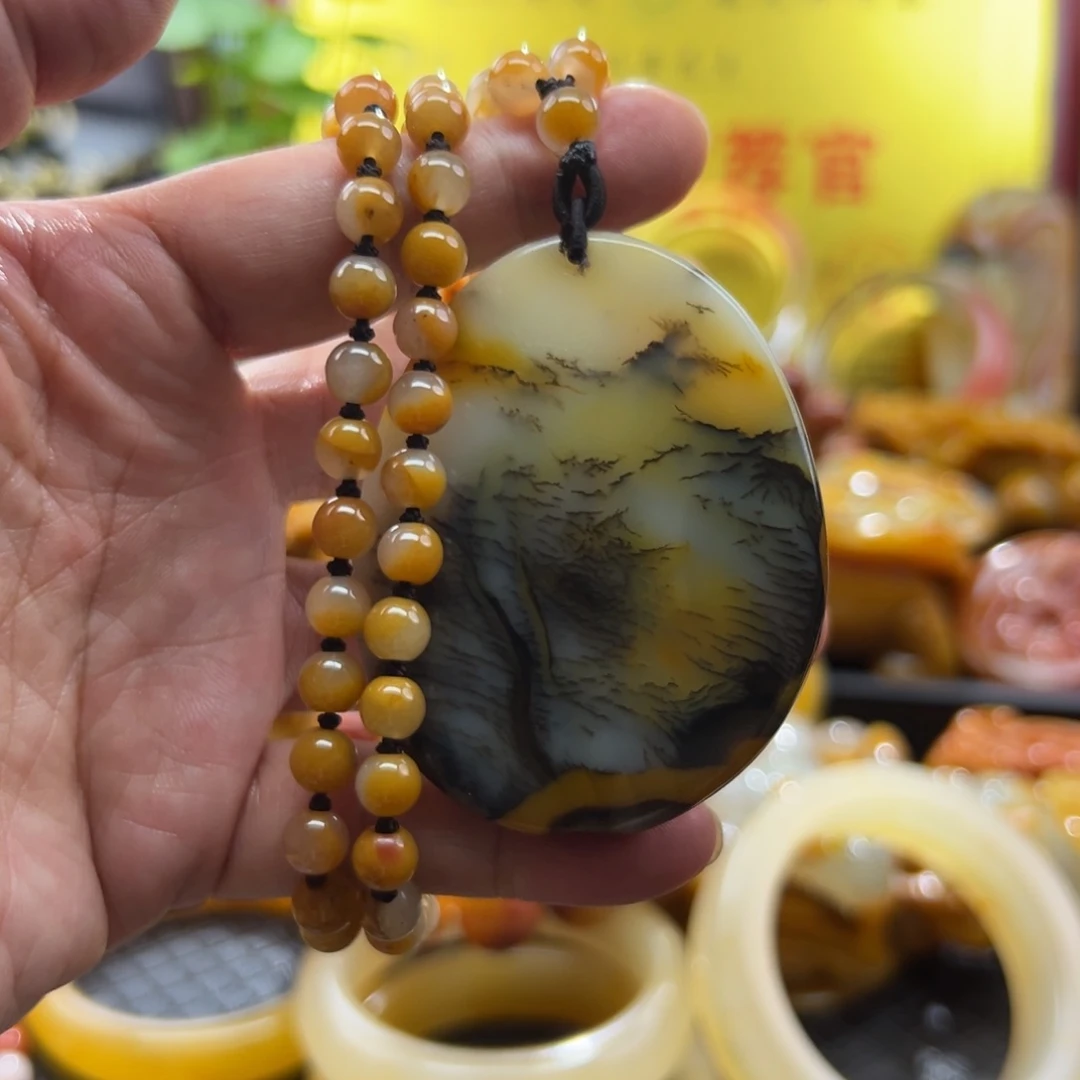颈饰未镶嵌石英质玉