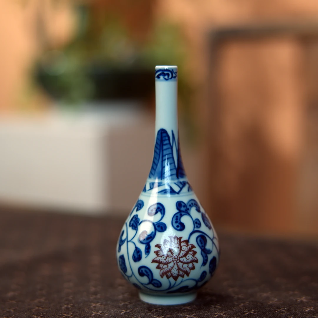 手绘缠枝莲花瓶ds2159