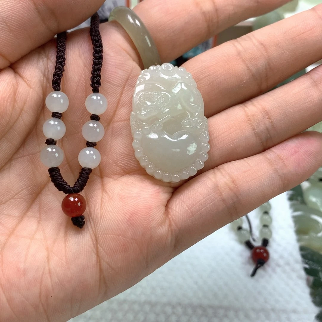 和田玉未镶嵌颈饰