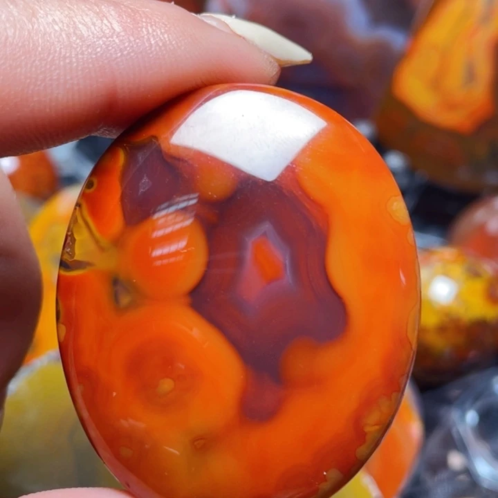 玛瑙/玉髓战国红玛瑙挂件未镶嵌月**泉