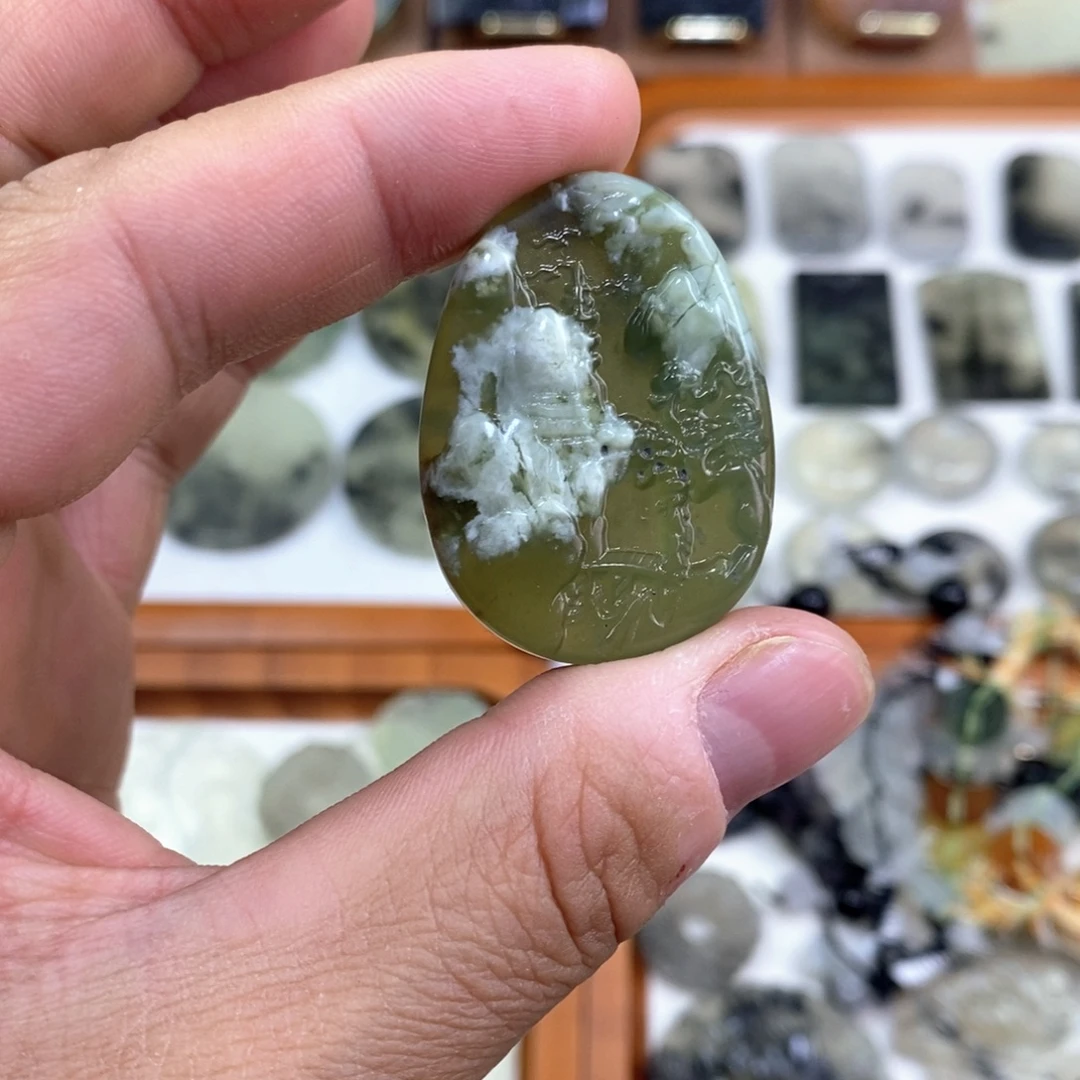 岫玉未镶嵌颈饰岫玉吊坠