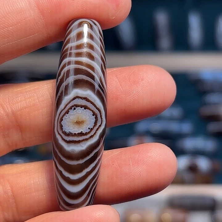 摸***后玛瑙/玉髓合金珠宝奇石