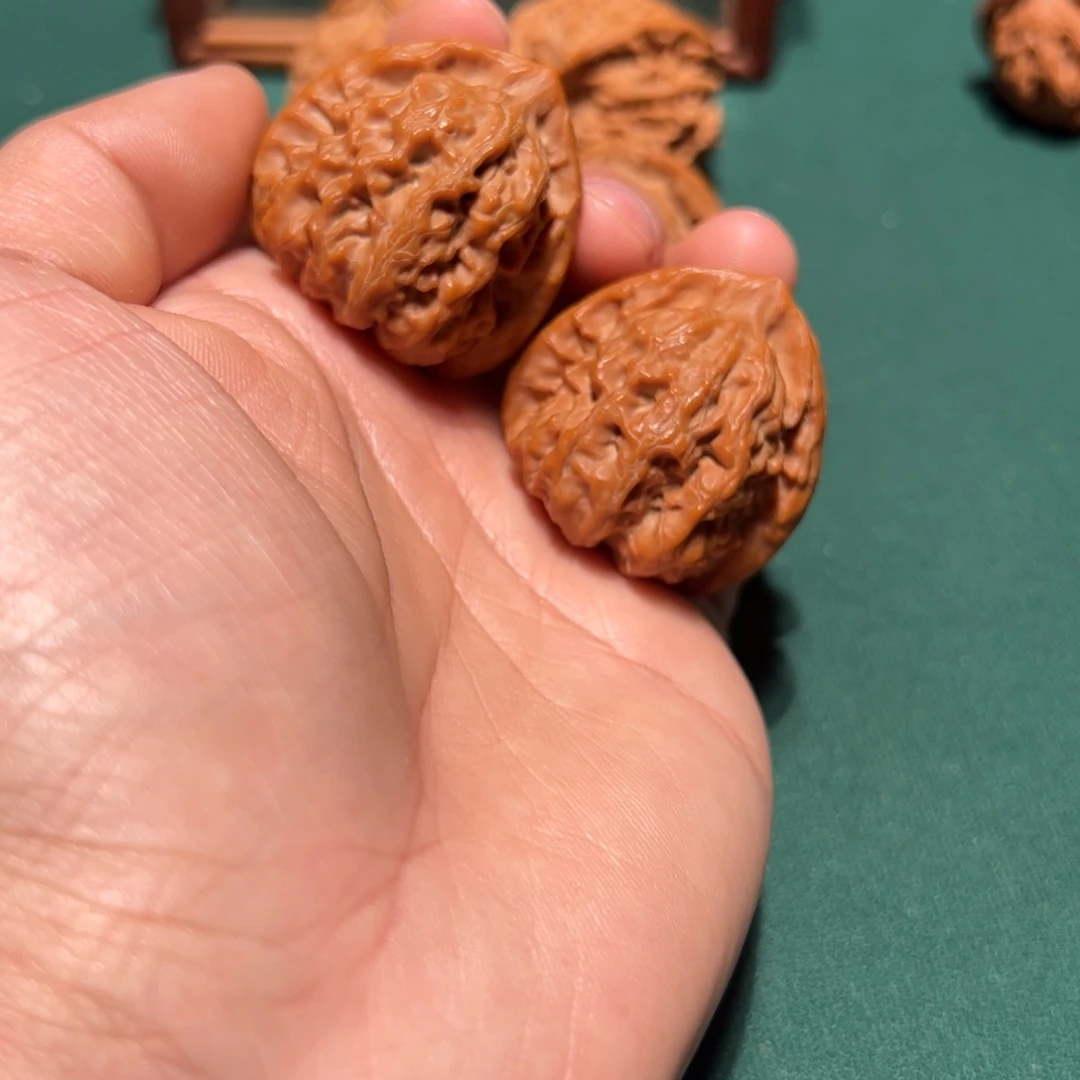 沐***洋把件文玩核桃梨木台37