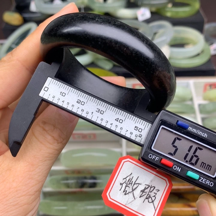 蛇纹石玉未镶嵌手镯497