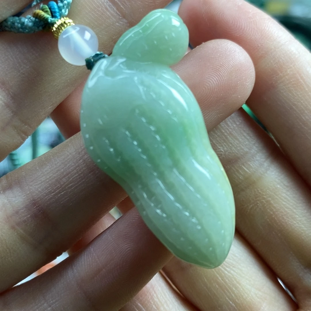 翡翠颈饰未镶嵌吊坠