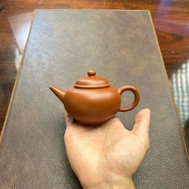 【小佘控品】范莉萍-水平 朱泥155cc 精工半手 紫砂壶