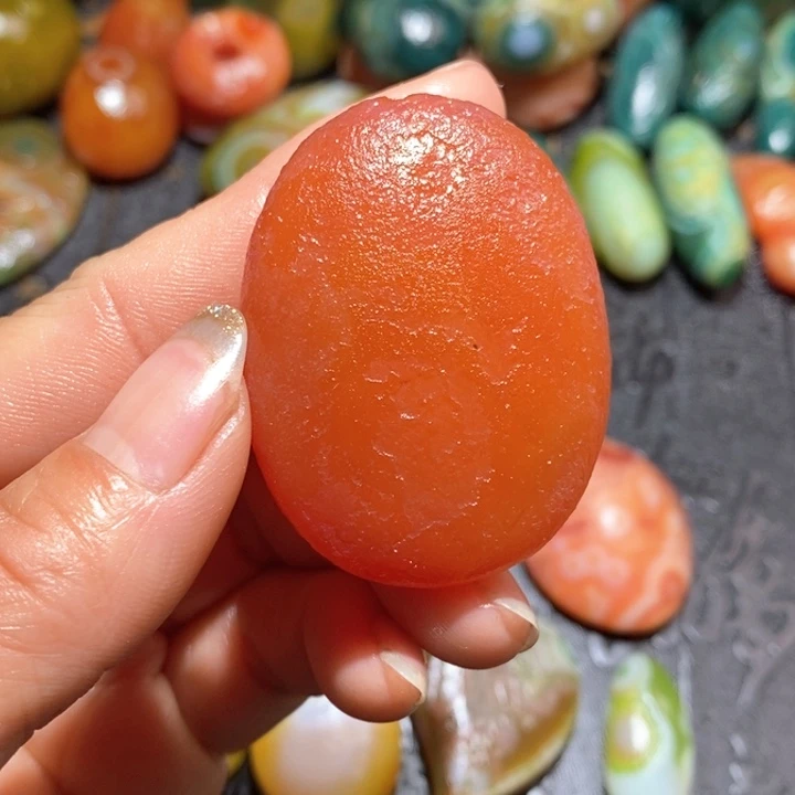 石英质玉颈饰未镶嵌流*雨