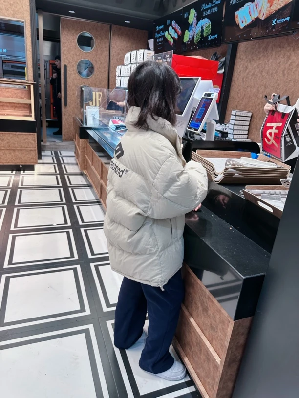 唐小悠 童装定制款 上新2024小悠同款 很有调性的羽绒服