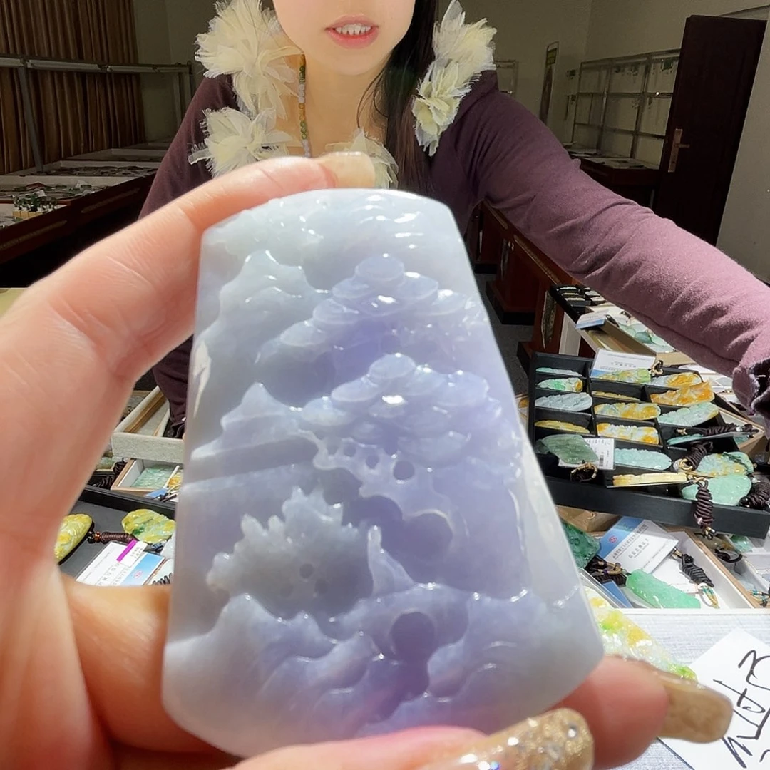 翡翠未镶嵌颈饰一
