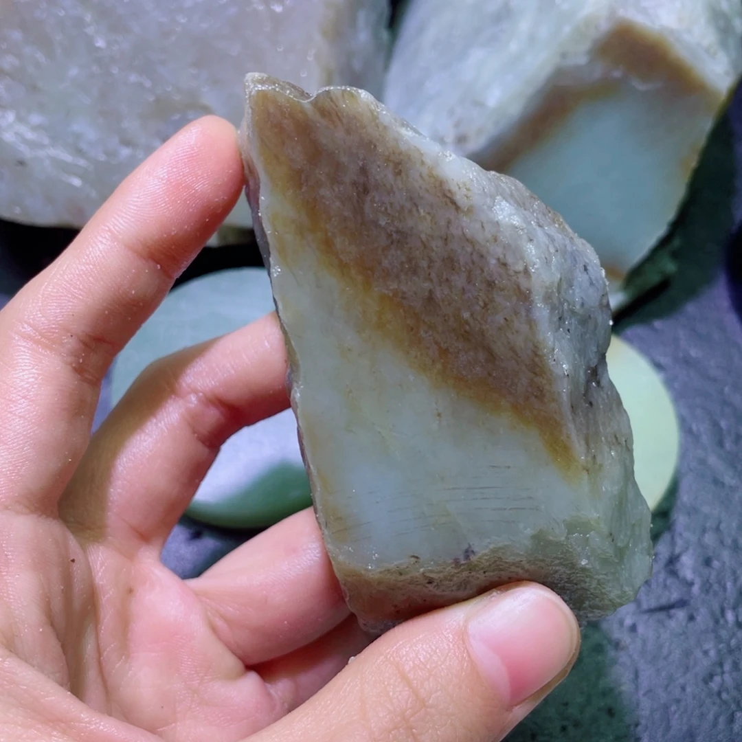 和田玉未镶嵌珠宝半成品