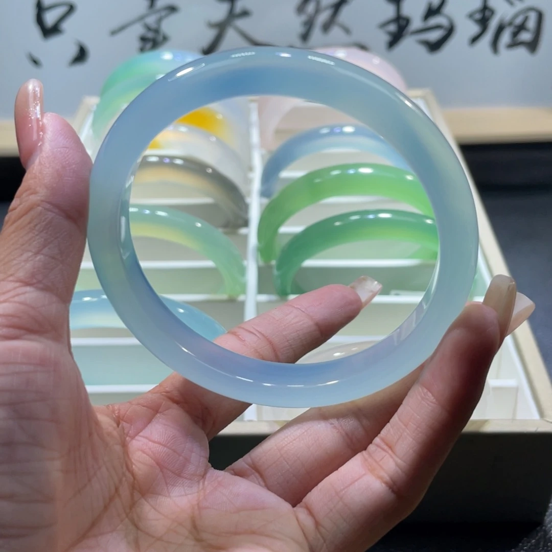 玛瑙/玉髓手镯未镶嵌