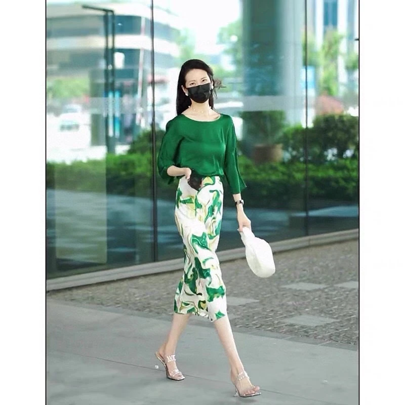 高品质女士水墨绿色半身裙轻奢时尚百搭优雅气质夏季女神小个子