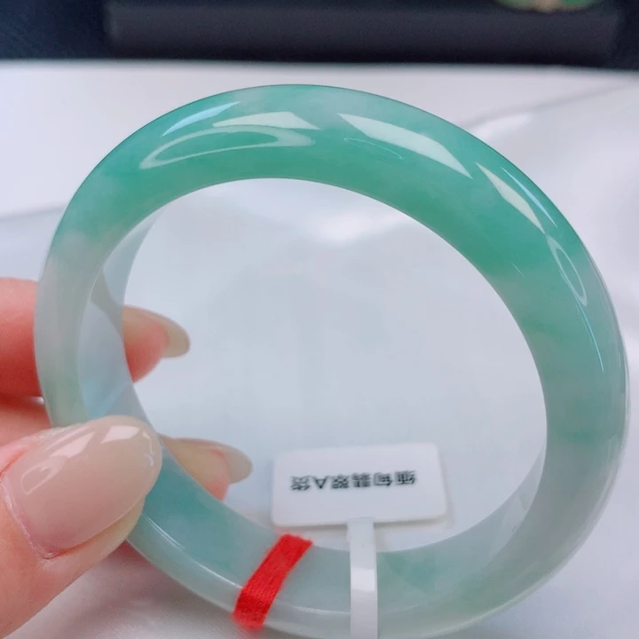 翡翠未镶嵌手镯53。54