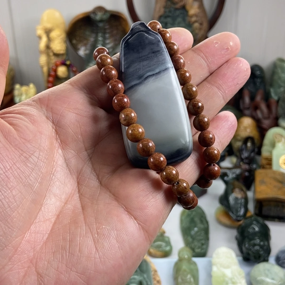 身***！和田玉未镶嵌挂件