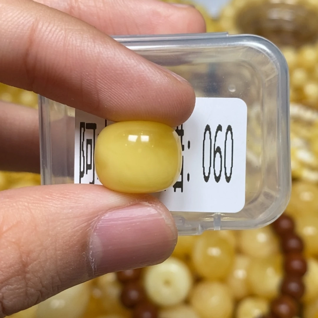 琥珀未镶嵌珠宝奇石060