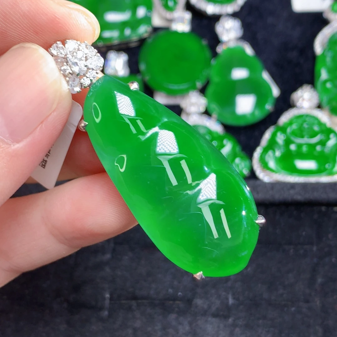 翡翠未镶嵌颈饰翡翠