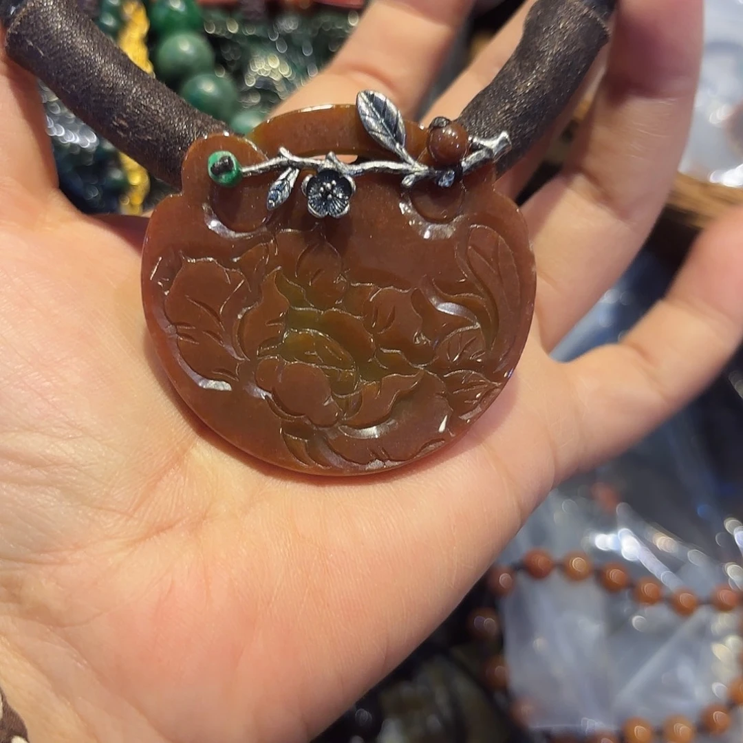 翡翠未镶嵌颈饰你^_^