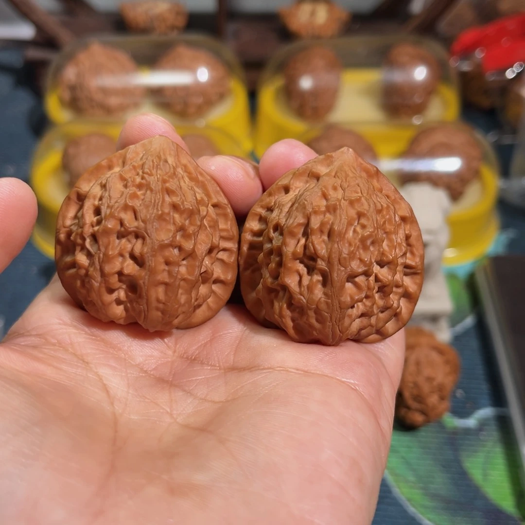 文玩核桃把件金牛