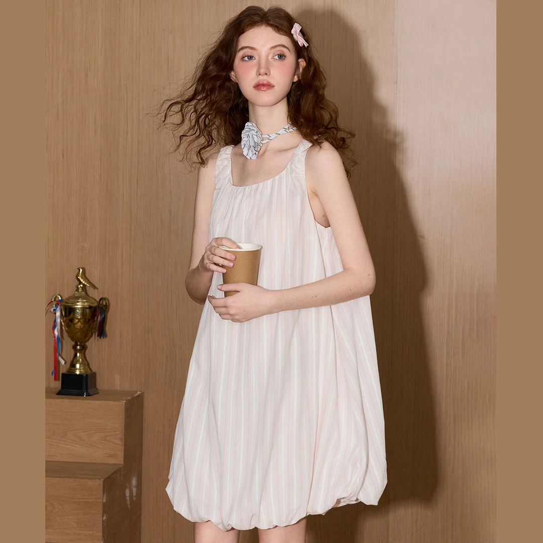 Coolhut【马琦尧专属】条纹背心方领气质直筒花苞裙连衣裙CTSBL3058