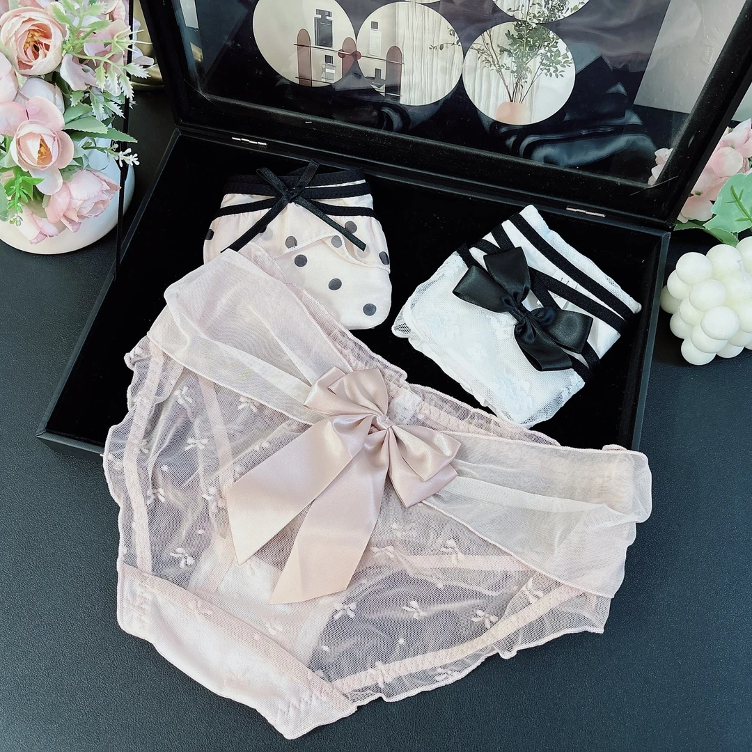 在逃公主三条装蕾丝网纱内裤夏季三角裤透气中腰少女甜美底裤