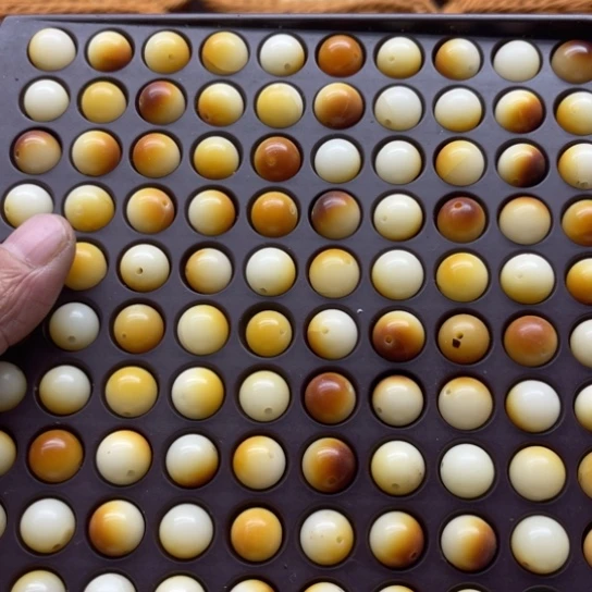 白玉菩提吊坠瑕疵12炭烤圆珠120颗