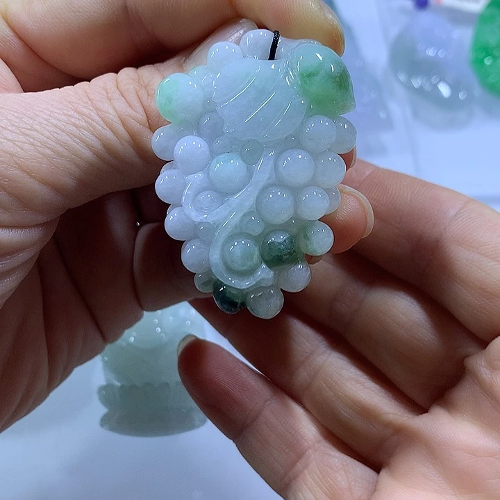 翡翠未镶嵌颈饰天然翡翠A货吊坠