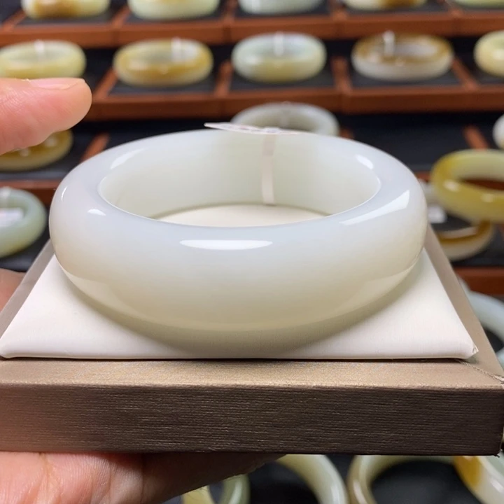 和田玉（白玉）手镯未镶嵌