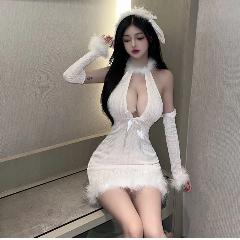 显瘦套装气质白色辣妹收腰包臀修身挂脖纯欲风