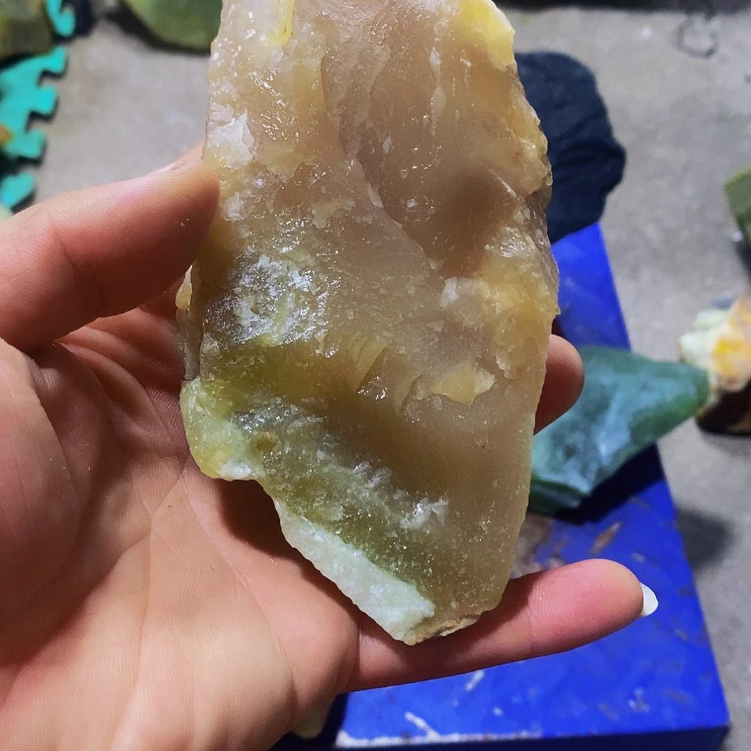 岫玉未镶嵌珠宝奇石快***家