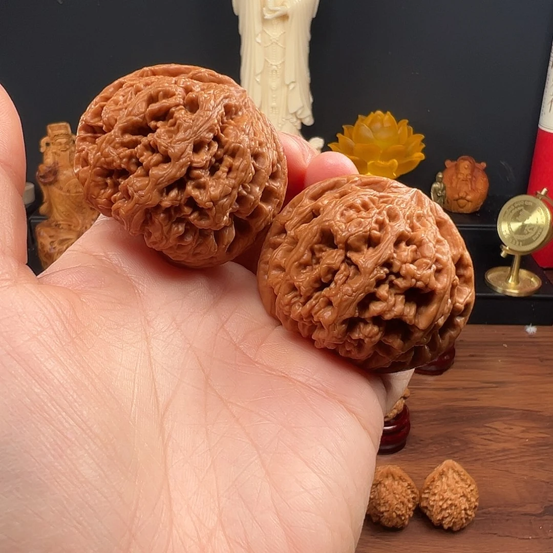 文玩核桃吊坠48全品大粗筋