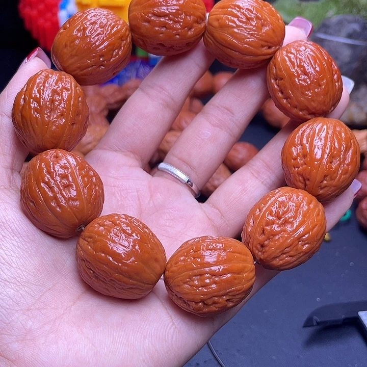 文玩核桃吊坠金丝猴大枣24