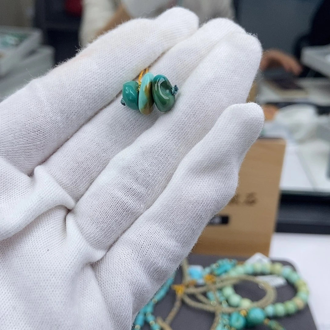 绿松石未镶嵌珠宝奇石