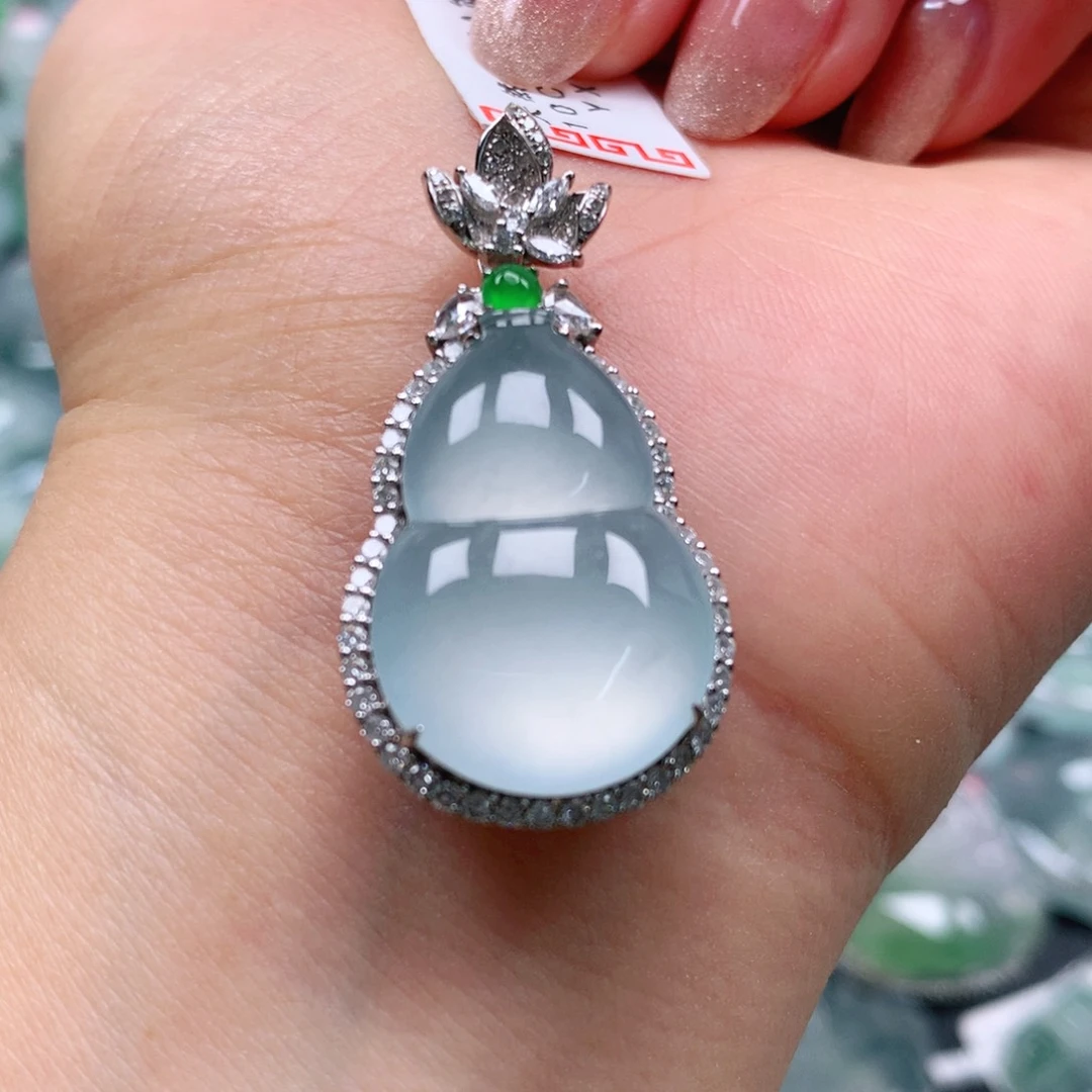 翡翠颈饰18K金镶嵌天然翡翠