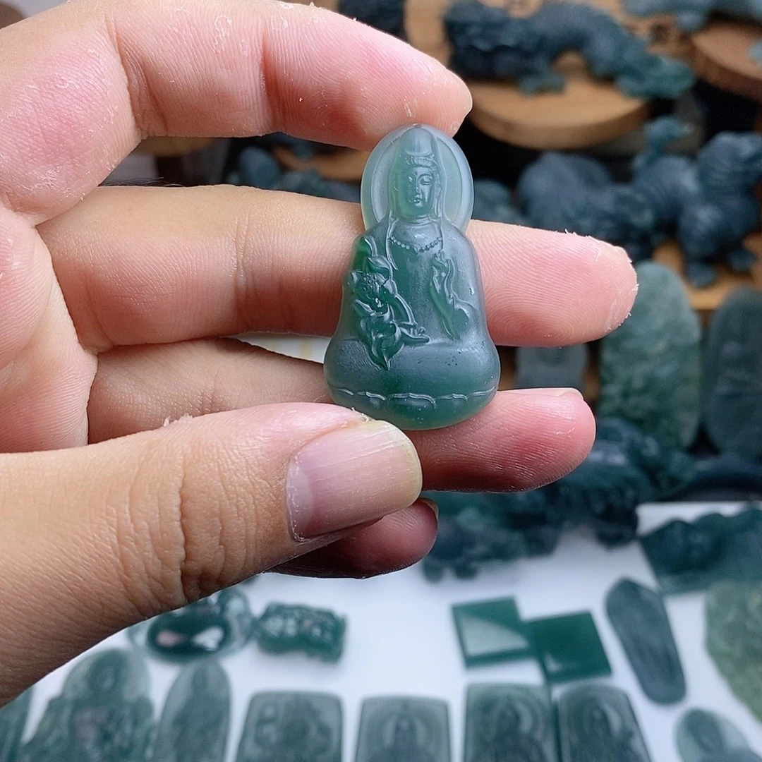 定制翡翠未镶嵌观音