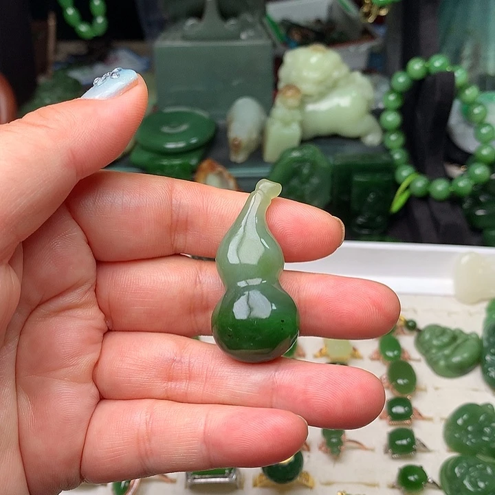 G***e和田玉未镶嵌颈饰