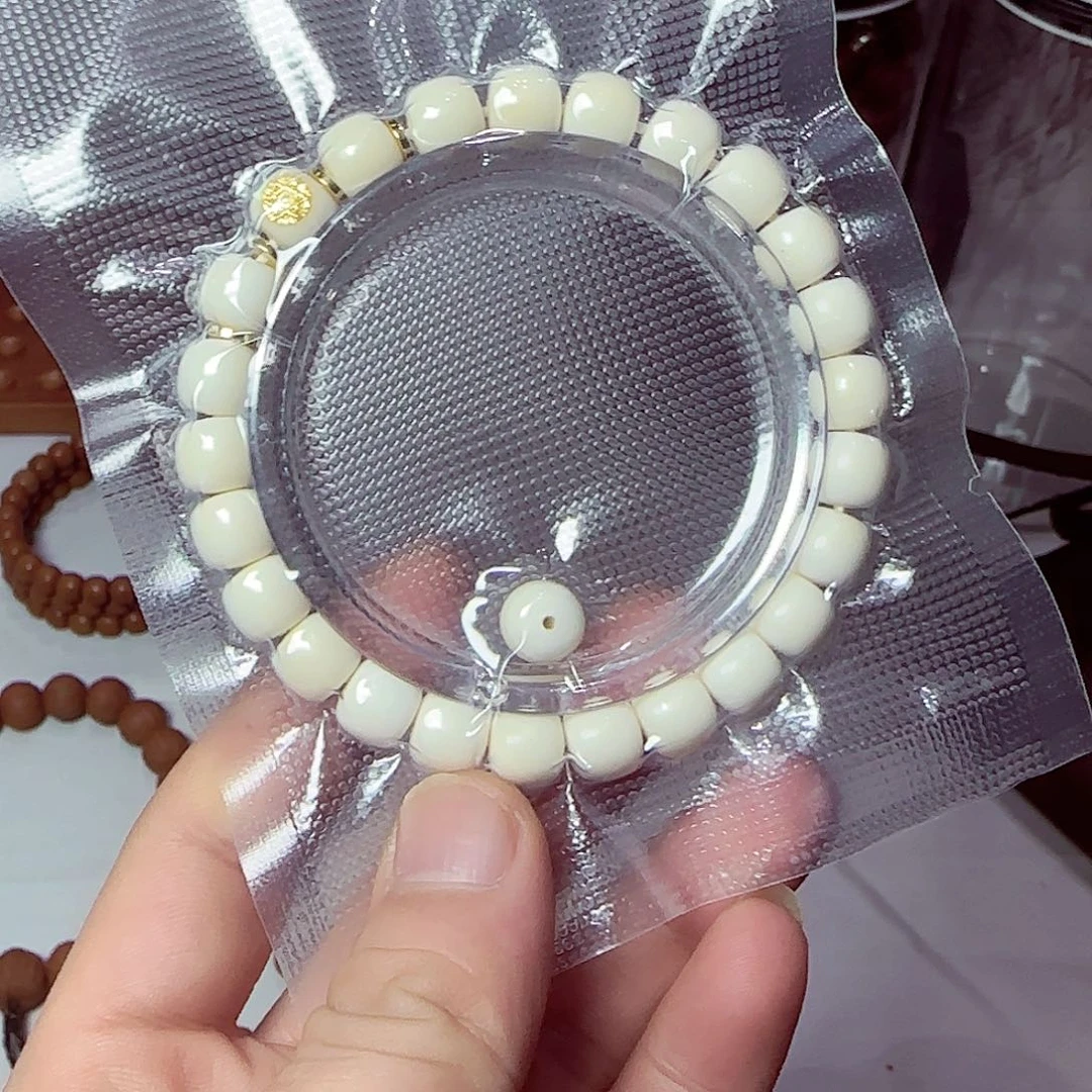 白玉菩提吊坠镀金标菩提手串