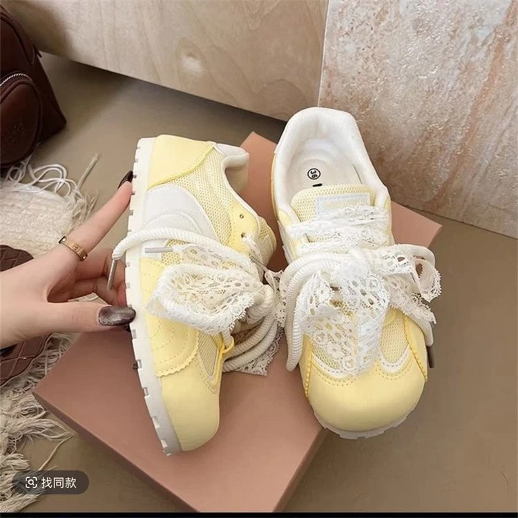 芭蕾风小众蕾丝德训鞋女黄色春夏季平底运动2025新款透气休闲板鞋